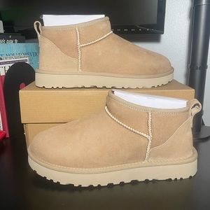 Women’s Ugg Classic Ultra Mini Boot in Sand Size 9